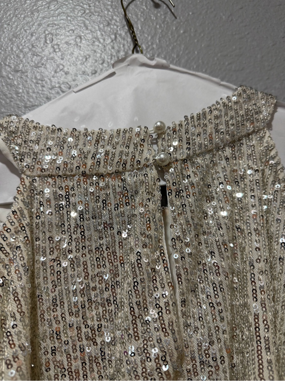 NWT CeCe Champagne Sequin Cold Shoulder Holiday Blouse Size Medium - Picture 6 of 7